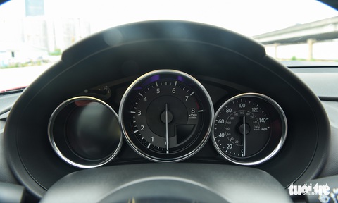 Mazda MX-5 2022 - Xe mui trần độc bản, giá tiền tỉ, 2 chỗ ngồi cho dân chơi Việt - Ảnh 8. Mazda MX-5 2022 - Xe mui trần độc bản, giá tiền tỉ, 2 chỗ ngồi cho dân chơi Việt - Ảnh 8.