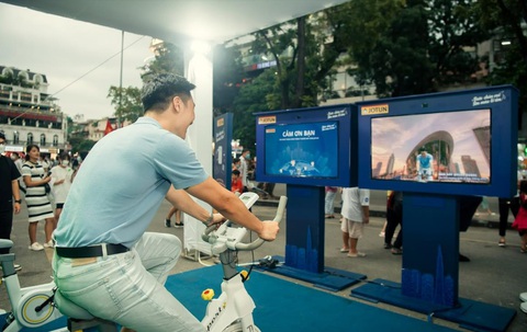 Hàng ngàn gia đình tham gia sự kiện ‘bước chân vui, sơn màu tổ ấm’ tại Hà Nội - Ảnh 4. Hàng ngàn gia đình tham gia sự kiện ‘bước chân vui, sơn màu tổ ấm’ tại Hà Nội - Ảnh 4.