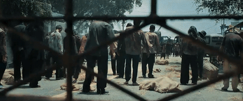 Hà Anh phản hồi sau vụ mặc phản cảm bị phạt 70 triệu; phim zombie Việt tung trailer rùng rợn - Ảnh 3. Hà Anh phản hồi sau vụ mặc phản cảm bị phạt 70 triệu; phim zombie Việt tung trailer rùng rợn - Ảnh 3.