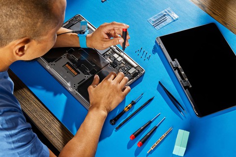 Người dùng máy tính Macbook có thể tự sửa chữa với bộ dụng cụ mới của Apple - Ảnh 1. Người dùng máy tính Macbook có thể tự sửa chữa với bộ dụng cụ mới của Apple - Ảnh 1.