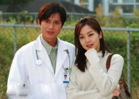 Cuộc sống độc thân giàu có của nam tài tử Hàn sau mối tình đẹp với Song Hye Kyo - Ảnh 4. Cuộc sống độc thân giàu có của nam tài tử Hàn sau mối tình đẹp với Song Hye Kyo - Ảnh 4.