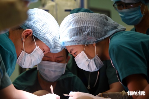 Hậu quả lớn từ việc mua dao mổ giá rẻ - Ảnh 3. Hậu quả lớn từ việc mua dao mổ giá rẻ - Ảnh 3.