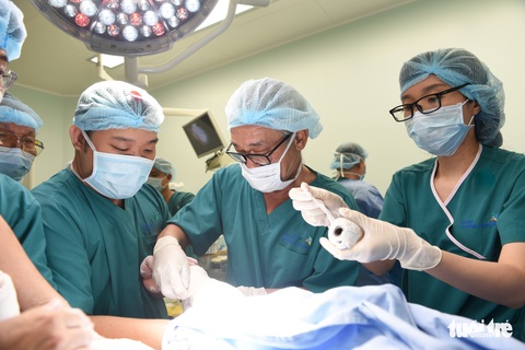 Hậu quả lớn từ việc mua dao mổ giá rẻ - Ảnh 1. Hậu quả lớn từ việc mua dao mổ giá rẻ - Ảnh 1.