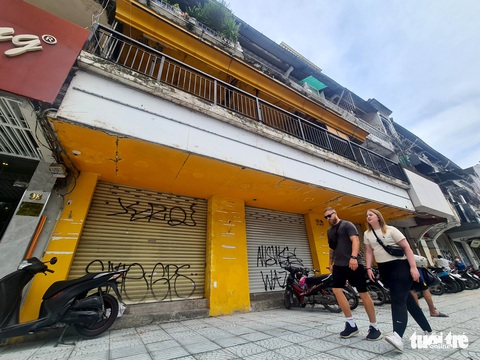 Tháo rào con đường ‘vàng’ Lê Lợi sau 8 năm, mặt bằng đua nhau tăng giá - Ảnh 3. Tháo rào con đường ‘vàng’ Lê Lợi sau 8 năm, mặt bằng đua nhau tăng giá - Ảnh 3.
