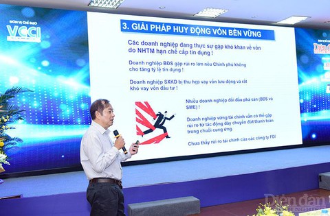 Ngân hàng đang đổ vốn quá nhiều cho bất động sản - Ảnh 1. Ngân hàng đang đổ vốn quá nhiều cho bất động sản - Ảnh 1.