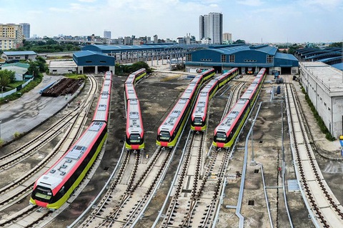 Rào chắn một đoạn đường Trần Hưng Đạo để thi công ga ngầm metro ở Hà Nội - Ảnh 1. Rào chắn một đoạn đường Trần Hưng Đạo để thi công ga ngầm metro ở Hà Nội - Ảnh 1.