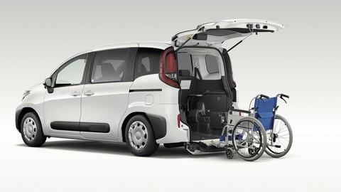 Toyota Sienta 2023 ra mắt: MPV 7 chỗ giá rẻ dùng khung gầm Yaris, cạnh tranh Xpander - Ảnh 6. Toyota Sienta 2023 ra mắt: MPV 7 chỗ giá rẻ dùng khung gầm Yaris, cạnh tranh Xpander - Ảnh 6.