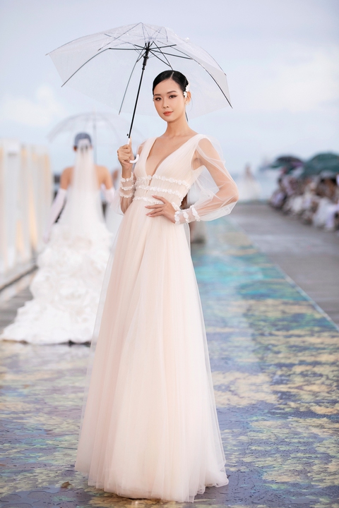 Á hậu Bảo Ngọc dự thi Miss Intercontinental 2022; Nhiều hoa hậu quốc tế diện áo dài Ngô Nhật Huy - Ảnh 2. Á hậu Bảo Ngọc dự thi Miss Intercontinental 2022; Nhiều hoa hậu quốc tế diện áo dài Ngô Nhật Huy - Ảnh 2.