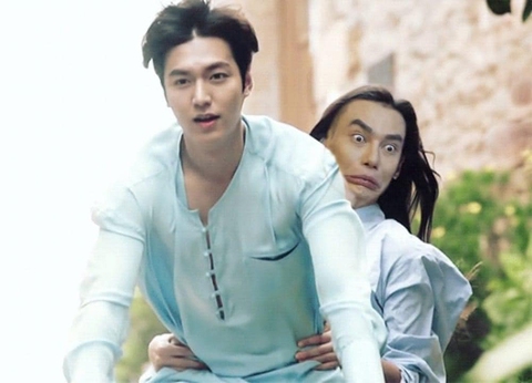 Lê Dương Bảo Lâm bất lực vì bị fan chế ảnh troll - Ảnh 3. Lê Dương Bảo Lâm bất lực vì bị fan chế ảnh troll - Ảnh 3.
