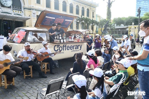 Du lịch dịp lễ 2-9: Độc đáo city tour tại TP.HCM - Ảnh 2. Du lịch dịp lễ 2-9: Độc đáo city tour tại TP.HCM - Ảnh 2.