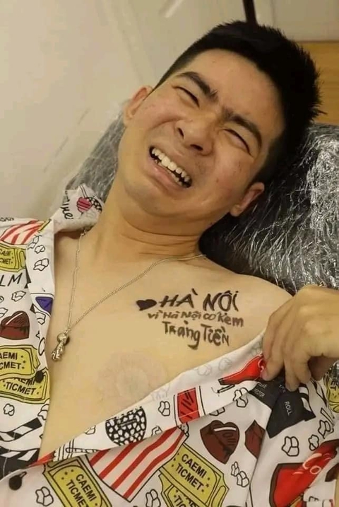 Ảnh vui 25-8: Giới trẻ yêu nhau, thợ xăm... mệt! - Ảnh 16. Ảnh vui 25-8: Giới trẻ yêu nhau, thợ xăm... mệt! - Ảnh 16.