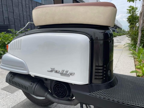 Honda Julio gần 25 năm tuổi - xe tay ga cổ điển, phá cách, giá hơn 70 triệu đồng tại Việt Nam - Ảnh 3. Honda Julio gần 25 năm tuổi - xe tay ga cổ điển, phá cách, giá hơn 70 triệu đồng tại Việt Nam - Ảnh 3.