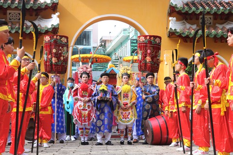 Lễ Khai hạ - Cầu an tại lăng Lê Văn Duyệt là di tích văn hóa phi vật thể cấp quốc gia - Ảnh 2. Lễ Khai hạ - Cầu an tại lăng Lê Văn Duyệt là di tích văn hóa phi vật thể cấp quốc gia - Ảnh 2.