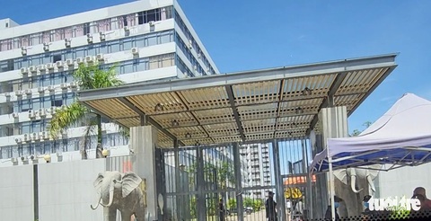Sau vụ 40 người Việt tháo chạy từ casino: Cần quyết liệt chặn xuất cảnh trái phép - Ảnh 1. Sau vụ 40 người Việt tháo chạy từ casino: Cần quyết liệt chặn xuất cảnh trái phép - Ảnh 1.