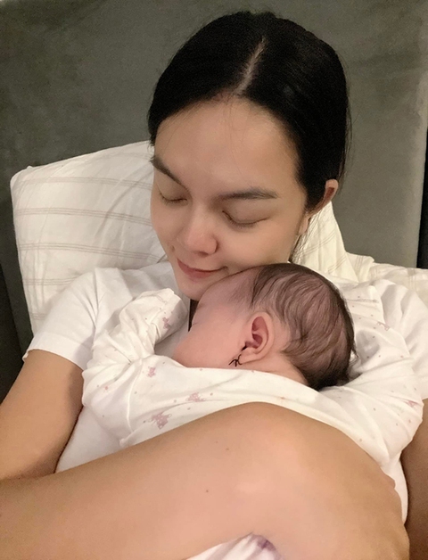 Ảnh vui sao Việt 25-8: Mẹ Hiền Thục nhí nhảnh trên phố - Ảnh 8. Ảnh vui sao Việt 25-8: Mẹ Hiền Thục nhí nhảnh trên phố - Ảnh 8.