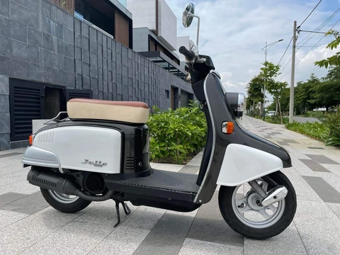 Honda Julio gần 25 năm tuổi - xe tay ga cổ điển, phá cách, giá hơn 70 triệu đồng tại Việt Nam - Ảnh 1. Honda Julio gần 25 năm tuổi - xe tay ga cổ điển, phá cách, giá hơn 70 triệu đồng tại Việt Nam - Ảnh 1.