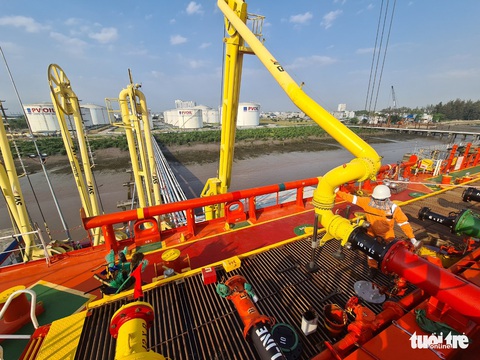Nhiều cửa hàng, đại lý xăng dầu đồng loạt dọa nghỉ bán, có chuyện gì vậy? - Ảnh 1. Nhiều cửa hàng, đại lý xăng dầu đồng loạt dọa nghỉ bán, có chuyện gì vậy? - Ảnh 1.