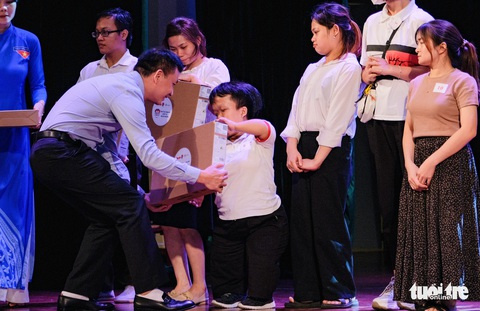 Trao sinh kế làm bạn đồng hành, mở lối giúp thanh niên khó khăn - Ảnh 4. Trao sinh kế làm bạn đồng hành, mở lối giúp thanh niên khó khăn - Ảnh 4.