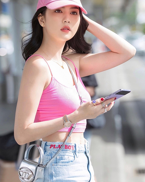 Ảnh vui sao Việt 26-8: Lý Nhã Kỳ hóa nữ hoàng Ai Cập - Ảnh 6. Ảnh vui sao Việt 26-8: Lý Nhã Kỳ hóa nữ hoàng Ai Cập - Ảnh 6.