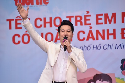 Ca sĩ Nguyễn Phi Hùng: Trao chân tình sẽ nhận được chân tình - Ảnh 4. Ca sĩ Nguyễn Phi Hùng: Trao chân tình sẽ nhận được chân tình - Ảnh 4.