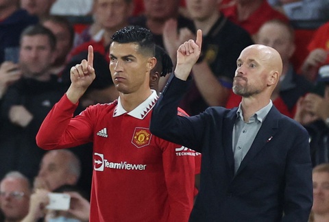 Manchester United dễ thở, Arsenal đụng mặt kẻ thù cũ Ruud van Nistelrooy - Ảnh 1. Manchester United dễ thở, Arsenal đụng mặt kẻ thù cũ Ruud van Nistelrooy - Ảnh 1.