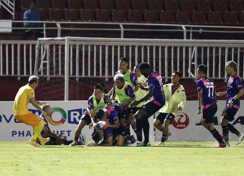 Đỗ Merlo đoái công chuộc tội, Sài Gòn FC sống lại hy vọng trụ hạng - Ảnh 1. Đỗ Merlo đoái công chuộc tội, Sài Gòn FC sống lại hy vọng trụ hạng - Ảnh 1.