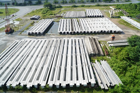 Công ty 620 Châu Thới nhiều lần xâm phạm hành lang bảo vệ cầu Cần Thơ - Ảnh 1. Công ty 620 Châu Thới nhiều lần xâm phạm hành lang bảo vệ cầu Cần Thơ - Ảnh 1.