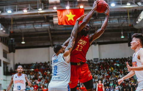 Chung kết VBA 2022: Nảy lửa từ khán đài đến sàn đấu - Ảnh 2. Chung kết VBA 2022: Nảy lửa từ khán đài đến sàn đấu - Ảnh 2.