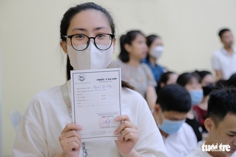 Phụ huynh người hạnh phúc, người vỡ vụn khi bốc thăm cho con vào học mầm non - Ảnh 2. Phụ huynh người hạnh phúc, người vỡ vụn khi bốc thăm cho con vào học mầm non - Ảnh 2.