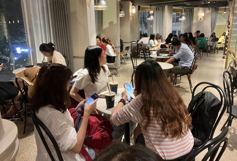 Áp lực cuộc sống khiến người ta ‘chửi’ nhau vì những điều vụn vặt? - Ảnh 1. Áp lực cuộc sống khiến người ta ‘chửi’ nhau vì những điều vụn vặt? - Ảnh 1.