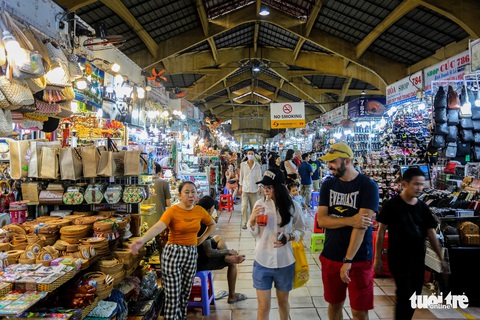 Người dân trung tâm TP.HCM vui mừng thoát cảnh 8 năm bị lô cốt bao vây - Ảnh 2. Người dân trung tâm TP.HCM vui mừng thoát cảnh 8 năm bị lô cốt bao vây - Ảnh 2.