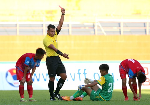 Lứa trẻ học kiểu Pháp giúp Sài Gòn thắng trận mở màn Giải U17 quốc gia 2022 - Ảnh 2. Lứa trẻ học kiểu Pháp giúp Sài Gòn thắng trận mở màn Giải U17 quốc gia 2022 - Ảnh 2.