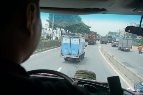 TP.HCM thu phí hạ tầng cảng biển, góp vào làm đường vào cảng - Ảnh 1. TP.HCM thu phí hạ tầng cảng biển, góp vào làm đường vào cảng - Ảnh 1.