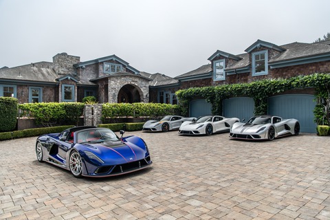 Tranh ngôi xe mui trần nhanh nhất thế giới: Bugatti vừa ra mắt đã bị hãng xe Mỹ nhòm ngó - Ảnh 3. Tranh ngôi xe mui trần nhanh nhất thế giới: Bugatti vừa ra mắt đã bị hãng xe Mỹ nhòm ngó - Ảnh 3.