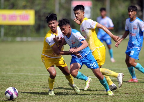 Lứa trẻ học kiểu Pháp giúp Sài Gòn thắng trận mở màn Giải U17 quốc gia 2022 - Ảnh 3. Lứa trẻ học kiểu Pháp giúp Sài Gòn thắng trận mở màn Giải U17 quốc gia 2022 - Ảnh 3.