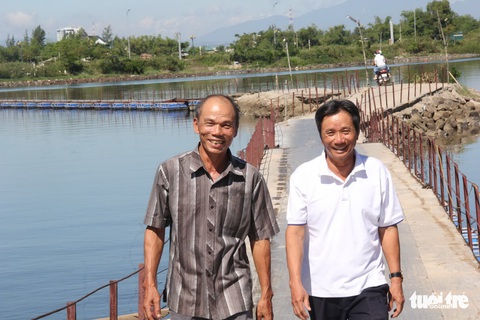 5 nông dân làm BOT hạnh phúc cho dân - Ảnh 1. 5 nông dân làm BOT hạnh phúc cho dân - Ảnh 1.