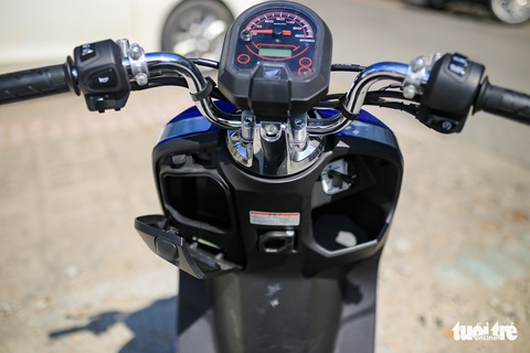 Honda Dunk 50 phân khối - Xe ga hàng hiếm giá tới 100 triệu đồng tại Việt Nam - Ảnh 6. Honda Dunk 50 phân khối - Xe ga hàng hiếm giá tới 100 triệu đồng tại Việt Nam - Ảnh 6.
