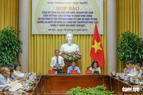 Livestream ở phiên tòa bị xử nặng hơn ghi âm, ghi hình - Ảnh 1. Livestream ở phiên tòa bị xử nặng hơn ghi âm, ghi hình - Ảnh 1.