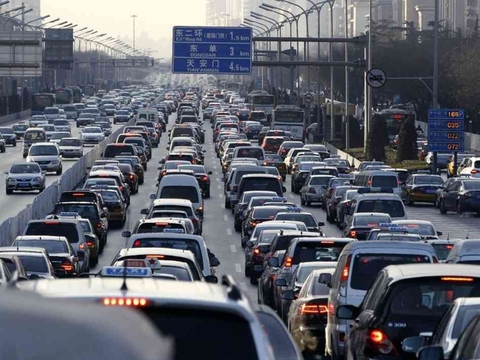 Luật giao thông kỳ lạ trên thế giới: Phạt xe đi té nước, vượt đèn đỏ vào tù, hết xăng bị phạt - Ảnh 4. Luật giao thông kỳ lạ trên thế giới: Phạt xe đi té nước, vượt đèn đỏ vào tù, hết xăng bị phạt - Ảnh 4.