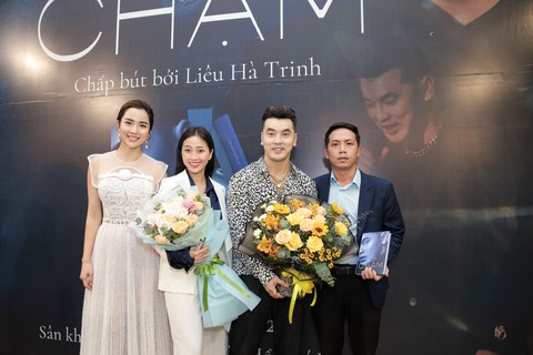 Fan thót tim nghe Ưng Hoàng Phúc kể chuyện suýt toi mạng vì bị uống thuốc ngủ lúc chào đời - Ảnh 2. Fan thót tim nghe Ưng Hoàng Phúc kể chuyện suýt toi mạng vì bị uống thuốc ngủ lúc chào đời - Ảnh 2.