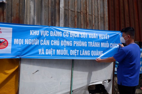 TP.HCM: 51 điểm nguy cơ sốt xuất huyết đã được báo qua ứng dụng y tế trực tuyến - Ảnh 2. TP.HCM: 51 điểm nguy cơ sốt xuất huyết đã được báo qua ứng dụng y tế trực tuyến - Ảnh 2.