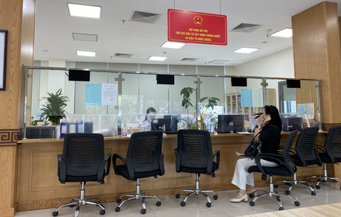 Cán bộ khắp nơi nghỉ việc không chỉ ngành y, Bộ Nội vụ đề nghị báo cáo - Ảnh 1. Cán bộ khắp nơi nghỉ việc không chỉ ngành y, Bộ Nội vụ đề nghị báo cáo - Ảnh 1.