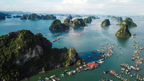 Quảng Ninh: chưa cấp phép việc tổ chức tiệc trong hang động trên vịnh Bái Tử Long - Ảnh 1. Quảng Ninh: Chưa cấp phép việc tổ chức tiệc trong hang động trên vịnh Bái Tử Long - Ảnh 1.