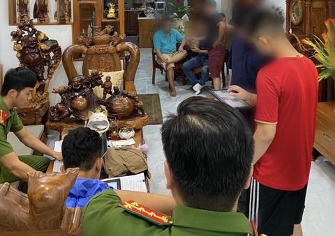 Bắt nhóm thành lập hơn 30 công ty ma ở nhiều tỉnh thành để bán khống hóa đơn VAT - Ảnh 1. Bắt nhóm thành lập hơn 30 công ty ma ở nhiều tỉnh thành để bán khống hóa đơn VAT - Ảnh 1.