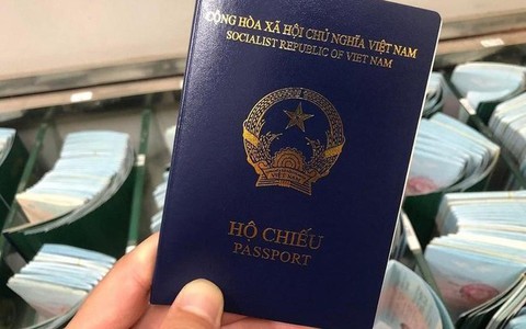 Tây Ban Nha đảo ngược quyết định, công nhận hộ chiếu xanh tím than của Việt Nam - Ảnh 1. Tây Ban Nha đảo ngược quyết định, công nhận hộ chiếu xanh tím than của Việt Nam - Ảnh 1.
