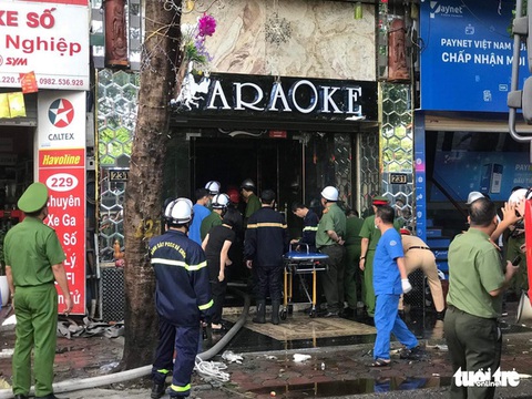 Sau vụ cháy quán karaoke, đặt câu hỏi trách nhiệm với chính quyền - Ảnh 4. Sau vụ cháy quán karaoke, đặt câu hỏi trách nhiệm với chính quyền - Ảnh 4.