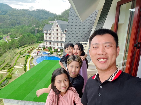 Ảnh vui sao Việt 3-8: Mạnh Trường cưng nựng vợ bầu ở trời Âu - Ảnh 9. Ảnh vui sao Việt 3-8: Mạnh Trường cưng nựng vợ bầu ở trời Âu - Ảnh 9.