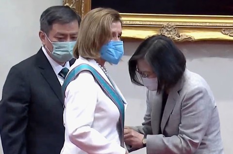 Bà Pelosi gặp lãnh đạo Đài Loan Thái Anh Văn - Ảnh 2. Bà Pelosi gặp lãnh đạo Đài Loan Thái Anh Văn - Ảnh 2.