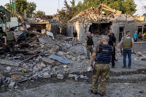 CNN nói Ukraine chiếm 4 ngôi làng gần Kherson, Nga nói Kiev tấn công bất thành - Ảnh 1. CNN nói Ukraine chiếm 4 ngôi làng gần Kherson, Nga nói Kiev tấn công bất thành - Ảnh 1.