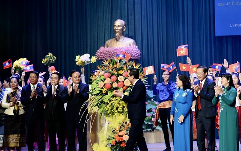 TP.HCM tổ chức lễ kỷ niệm 60 năm quan hệ ngoại giao Việt Nam - Lào - Ảnh 5. TP.HCM tổ chức lễ kỷ niệm 60 năm quan hệ ngoại giao Việt Nam - Lào - Ảnh 5.